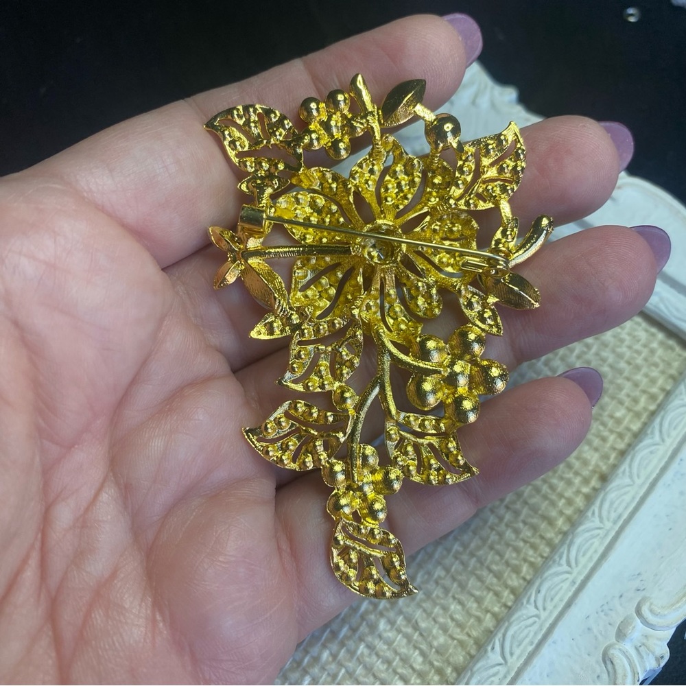 Large Flower Statement Pink Bling Brooch pin - Picture 6 of 7